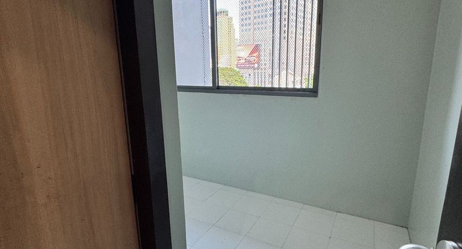 For rent 4 ベッドルーム condo in Khlong Toei, Bangkok
