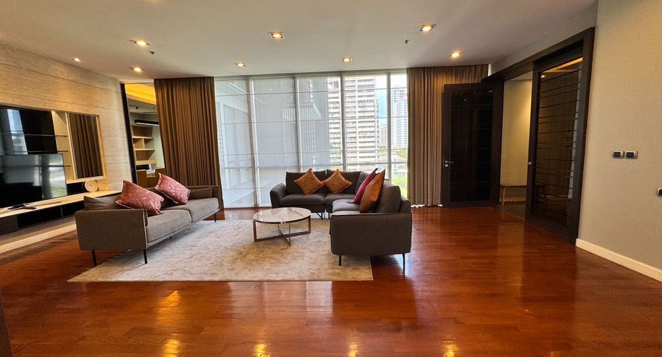 For rent 4 ベッドルーム condo in Khlong Toei, Bangkok