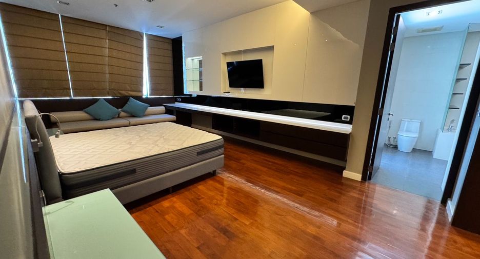 For rent 4 ベッドルーム condo in Khlong Toei, Bangkok
