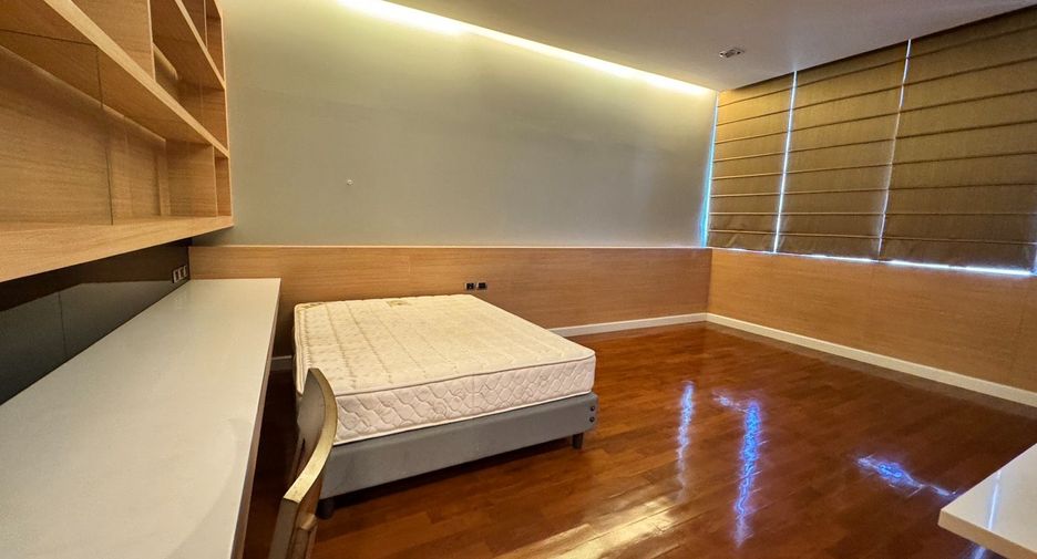 For rent 4 ベッドルーム condo in Khlong Toei, Bangkok