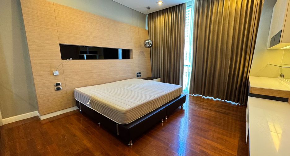 For rent 4 ベッドルーム condo in Khlong Toei, Bangkok