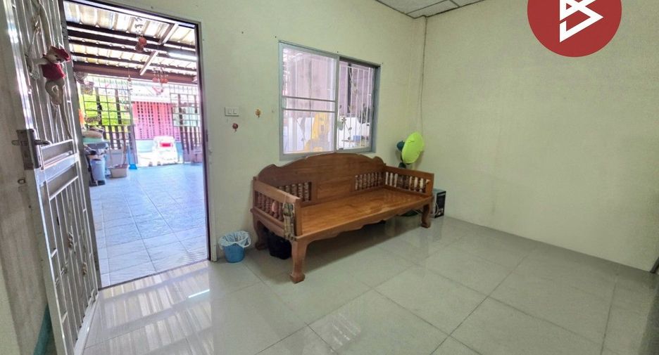 À vendre 2 chambres maison de ville à Phra Samut Chedi, Samut Prakan