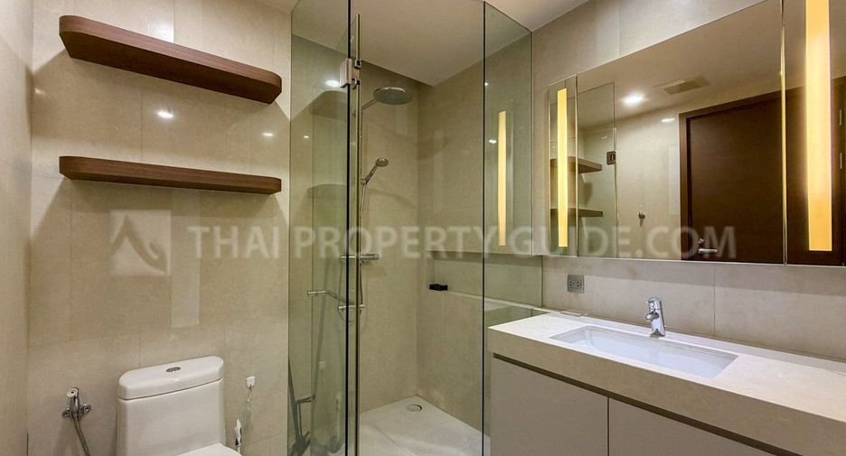 Condo en alquiler y en venta de 3 habitaciones en Watthana, Bangkok