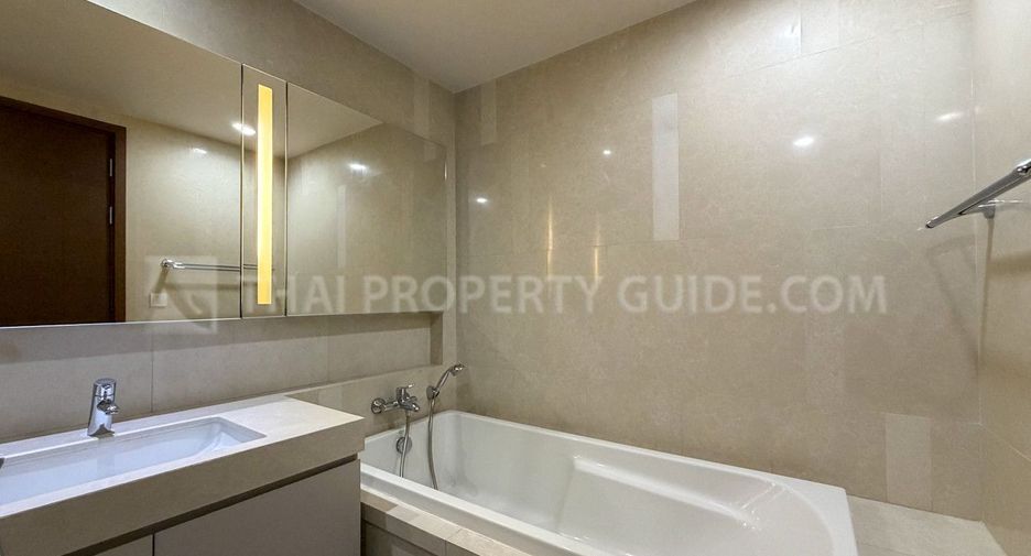 Condo en alquiler y en venta de 3 habitaciones en Watthana, Bangkok