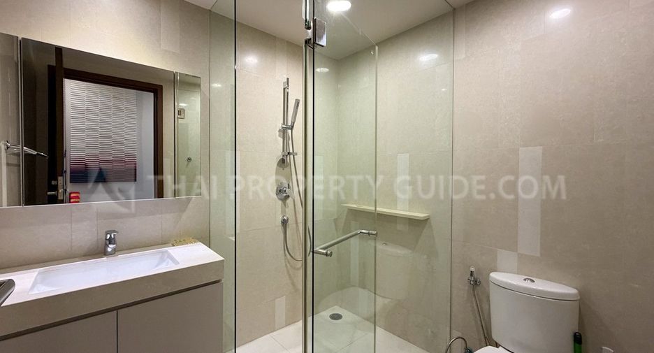 Condo en alquiler y en venta de 3 habitaciones en Watthana, Bangkok