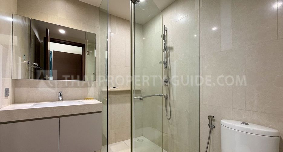 Condo en alquiler y en venta de 3 habitaciones en Watthana, Bangkok