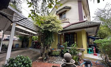 For sale 5 bedrooms house in Saphan Sung, Bangkok