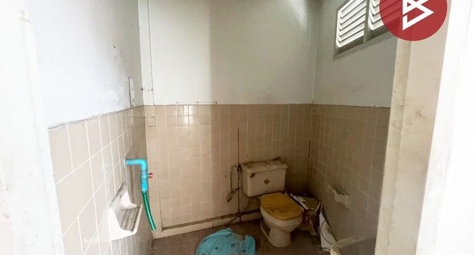 Casa adosada en venta de 2 habitaciones en Mueang Chon Buri, Chonburi
