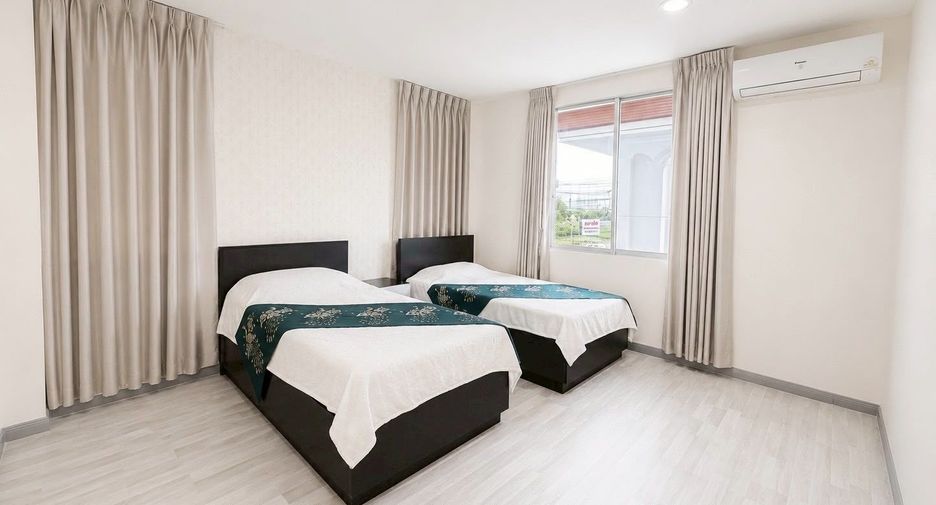 For rent 4 bedrooms villa in Bang Lamung, Chonburi
