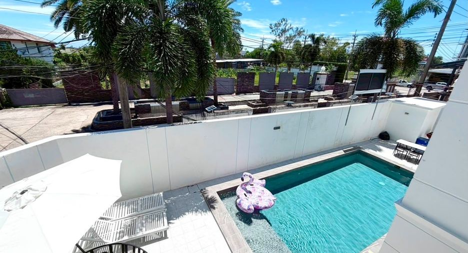 For rent 4 bedrooms villa in Bang Lamung, Chonburi