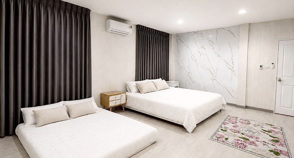 For rent 4 bedrooms villa in Bang Lamung, Chonburi