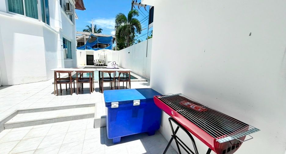 For rent 4 bedrooms villa in Bang Lamung, Chonburi