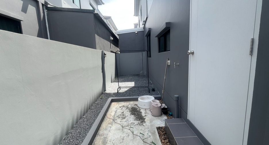 For sale 4 bedrooms house in Bang Kruai, Nonthaburi