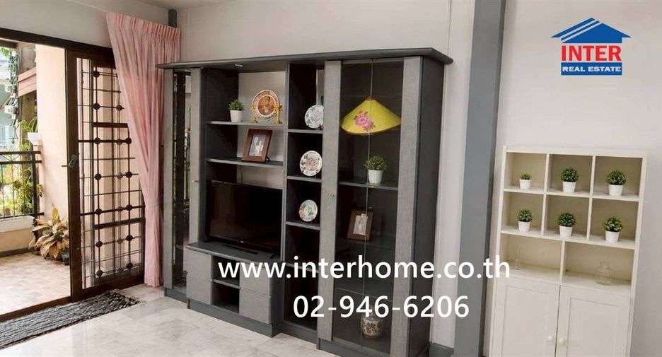 For sale 3 ベッドルーム townhouse in Khlong Sam Wa, Bangkok