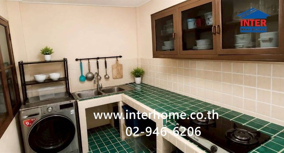 For sale 3 ベッドルーム townhouse in Khlong Sam Wa, Bangkok