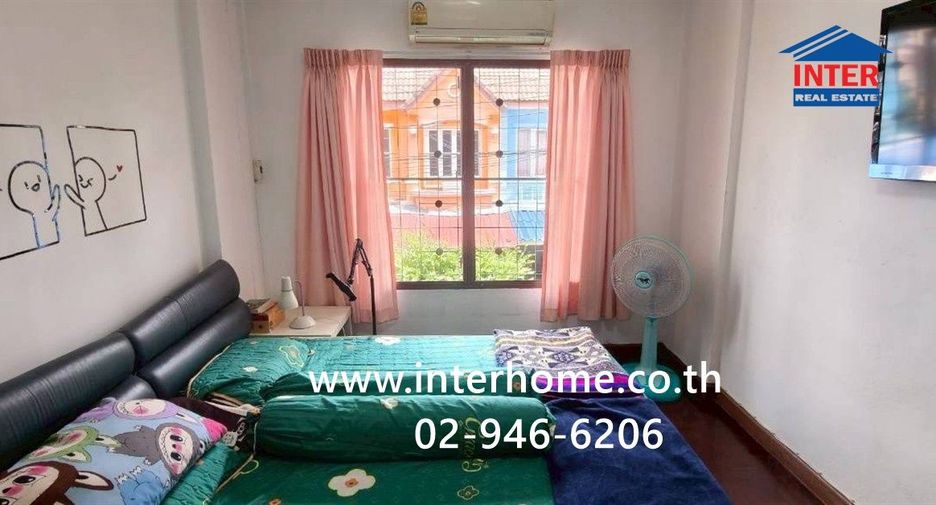 For sale 3 ベッドルーム townhouse in Khlong Sam Wa, Bangkok