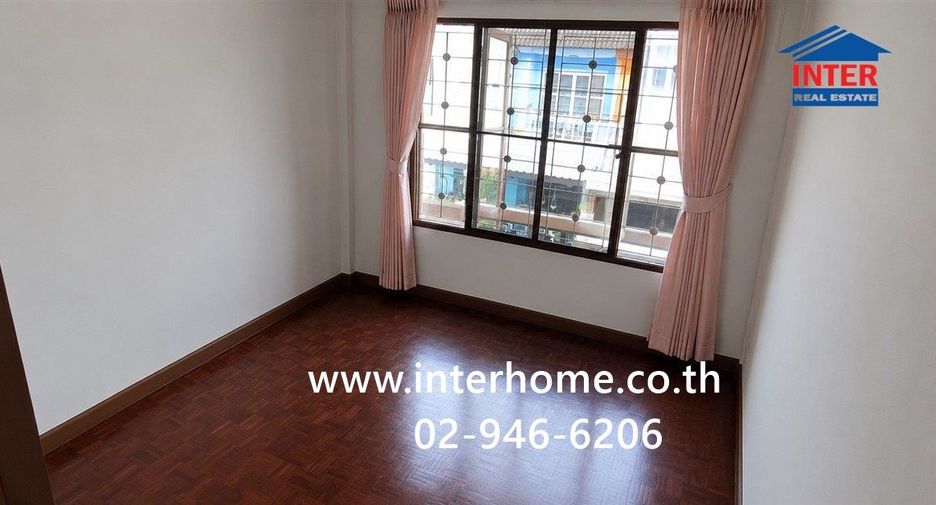 For sale 3 ベッドルーム townhouse in Khlong Sam Wa, Bangkok