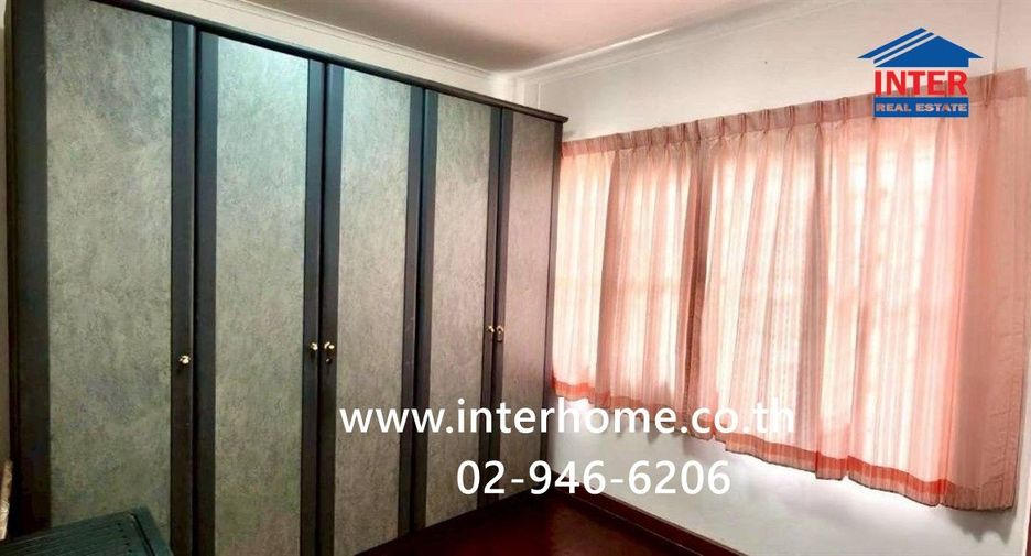 For sale 3 ベッドルーム townhouse in Khlong Sam Wa, Bangkok