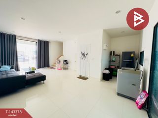 À vendre 3 chambres maison de ville à Bang Lamung, Chonburi
