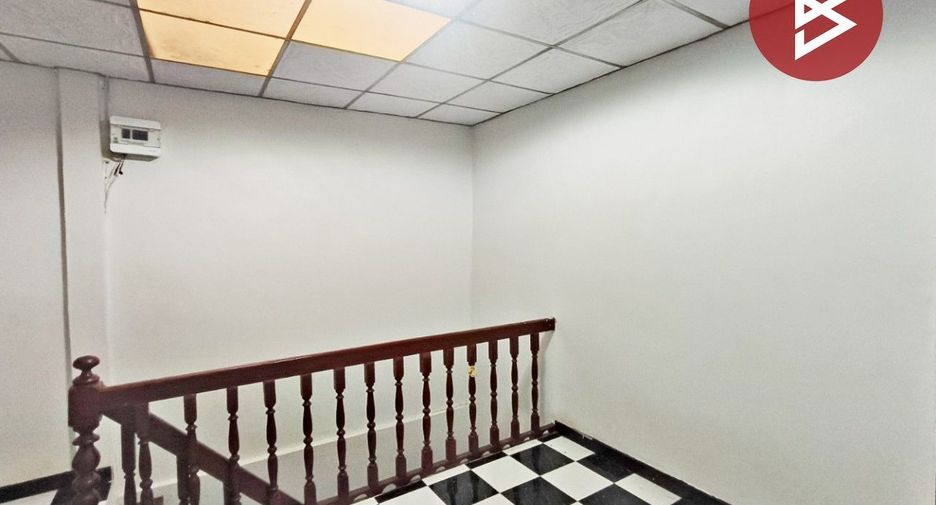 For sale 2 bedrooms townhouse in Mueang Samut Prakan, Samut Prakan