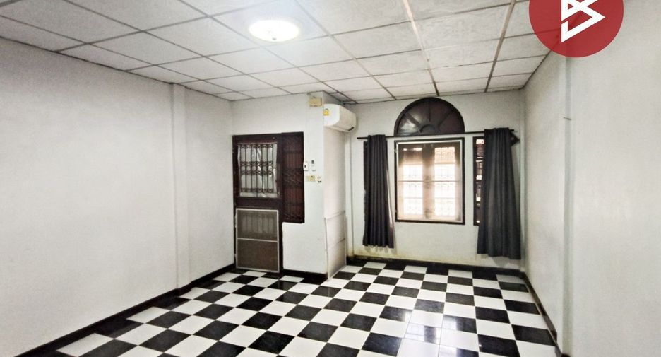 For sale 2 bedrooms townhouse in Mueang Samut Prakan, Samut Prakan