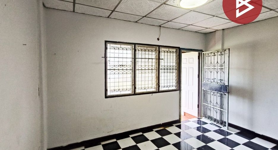 For sale 2 bedrooms townhouse in Mueang Samut Prakan, Samut Prakan