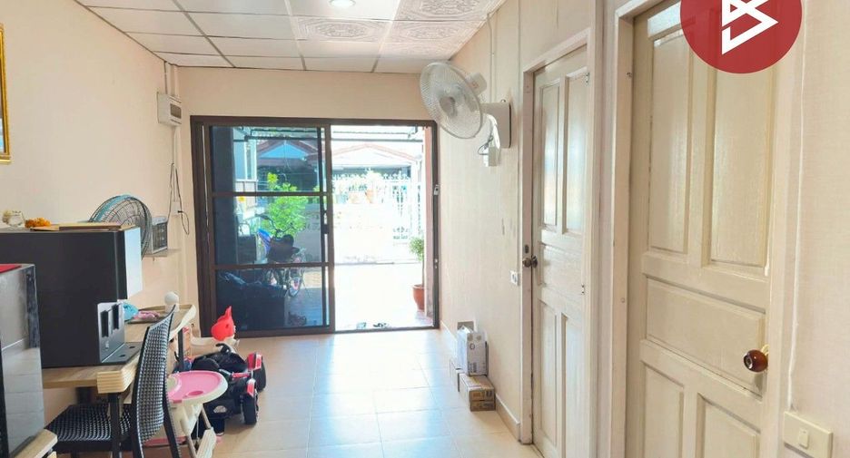 Casa adosada en venta de 2 habitaciones en Bang Khae, Bangkok