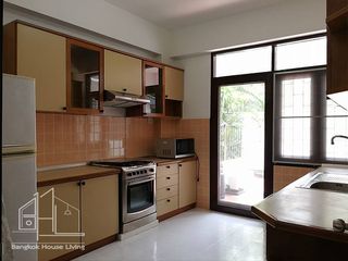 出租 2 卧室 公寓式住宅 在 Khlong Toei, 曼谷