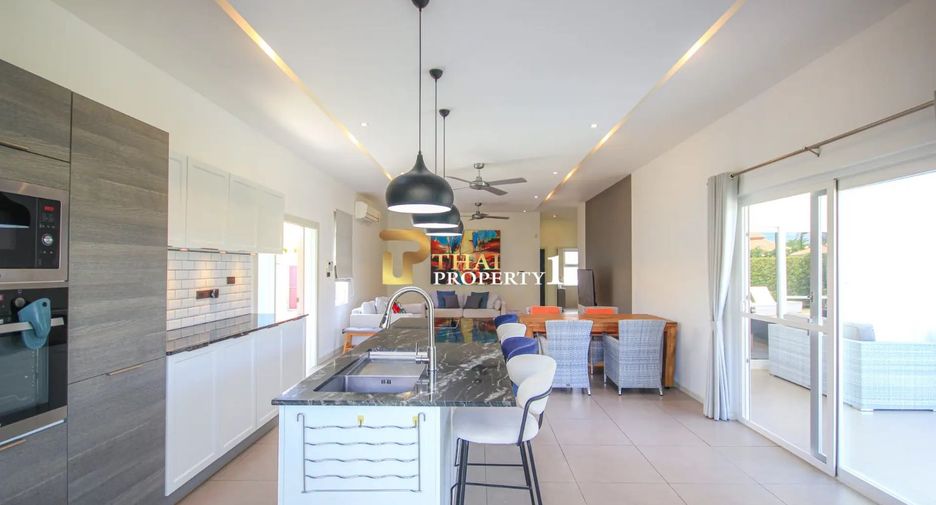 For sale 3 bedrooms villa in Hua Hin, Prachuap Khiri Khan