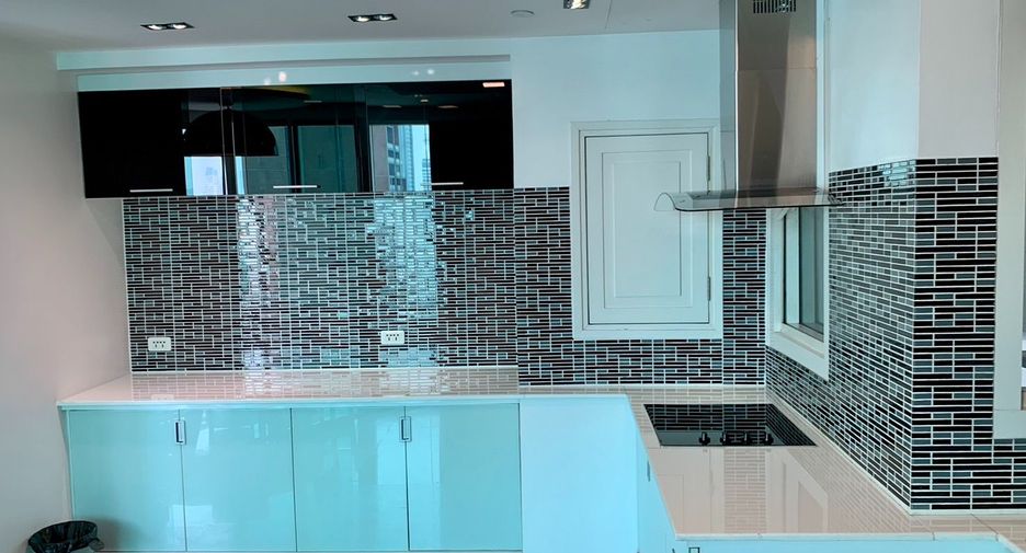 For rent and for sale 3 bedrooms condo in Watthana, Bangkok