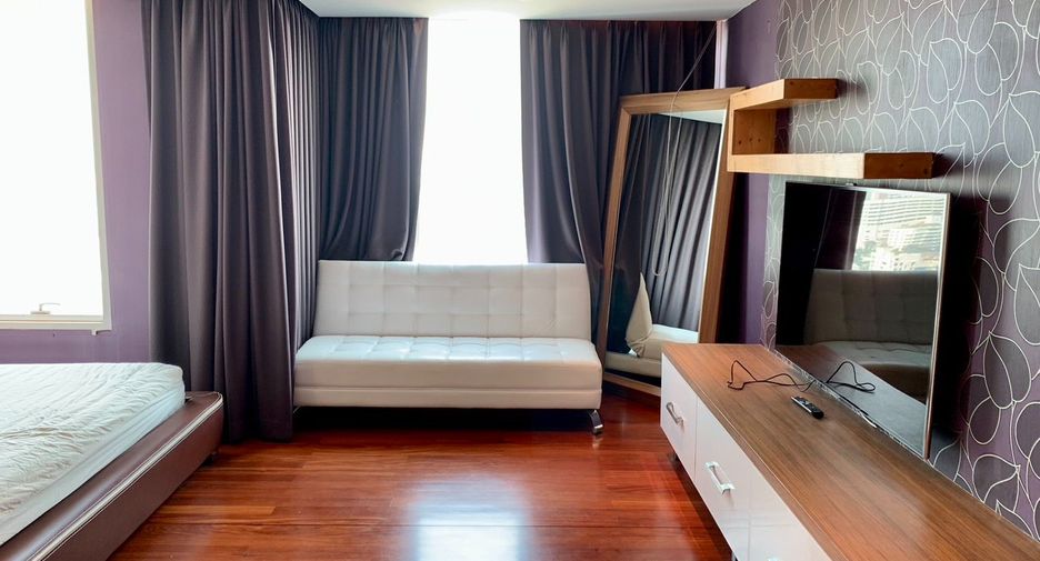 For rent and for sale 3 bedrooms condo in Watthana, Bangkok
