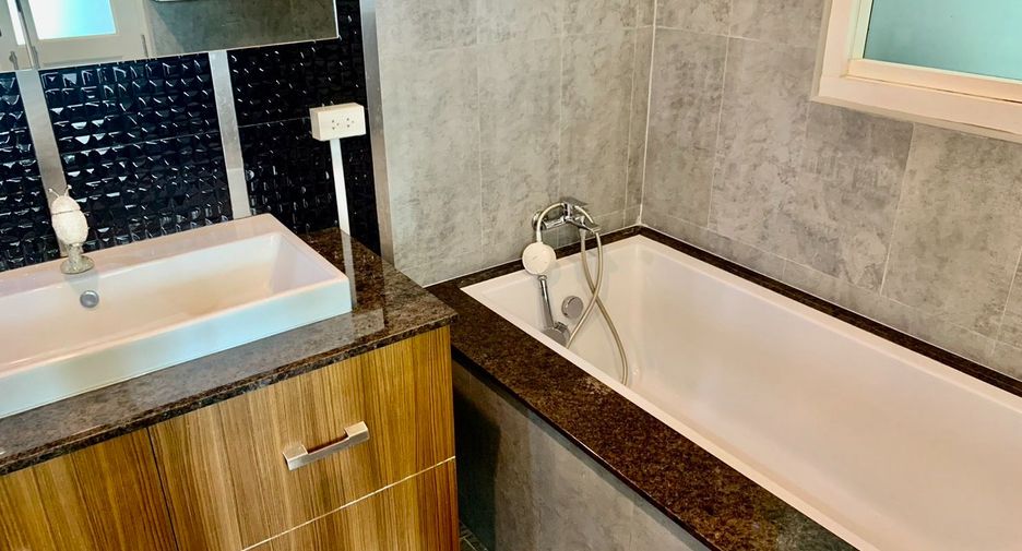 For rent and for sale 3 bedrooms condo in Watthana, Bangkok