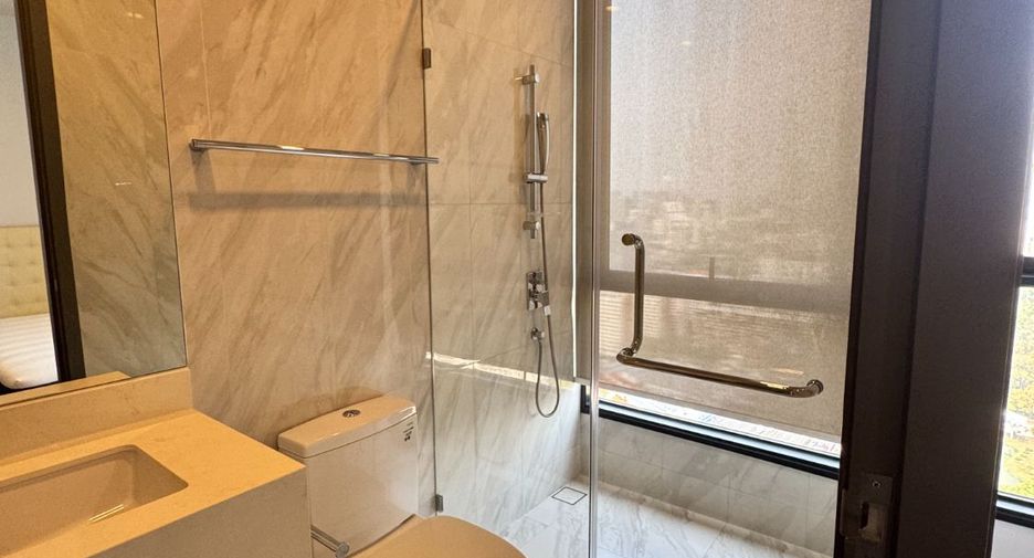 For rent 3 ベッドルーム condo in Khlong Toei, Bangkok