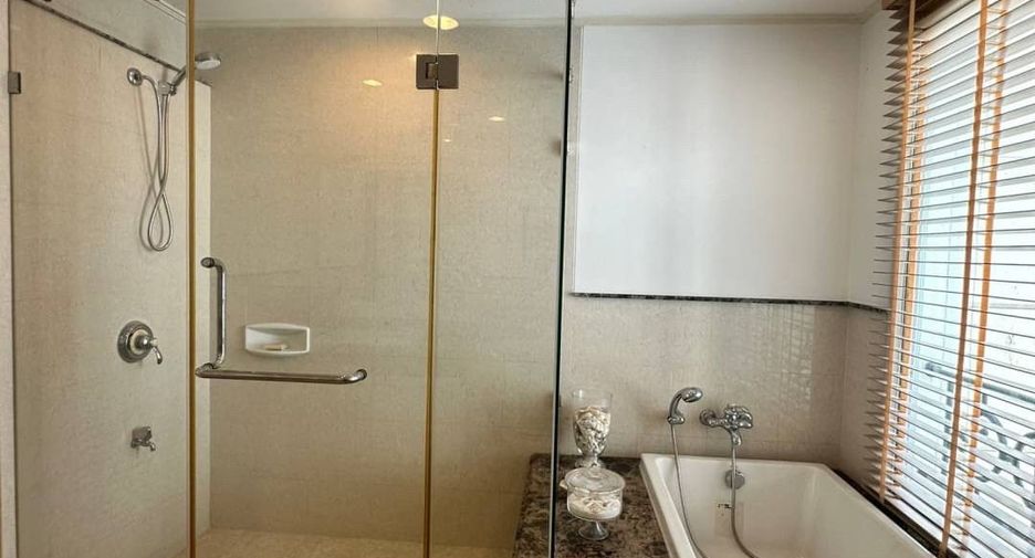 Wohnung zur Miete mit 3 Zimmer in Khlong Toei, Bangkok