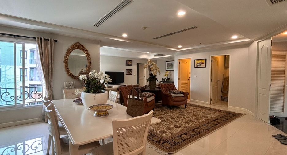 Wohnung zur Miete mit 3 Zimmer in Khlong Toei, Bangkok