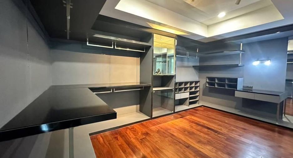 Wohnung zur Miete mit 2 Zimmer in Khlong Toei, Bangkok