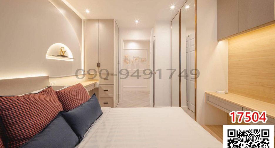 For rent 3 bedrooms condo in Yan Nawa, Bangkok