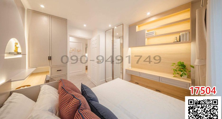 For rent 3 bedrooms condo in Yan Nawa, Bangkok