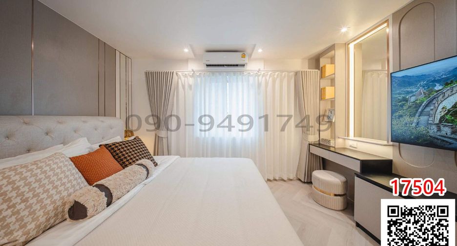 For rent 3 bedrooms condo in Yan Nawa, Bangkok