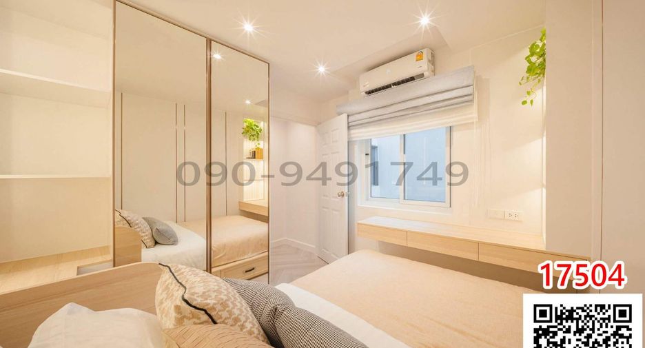 For rent 3 bedrooms condo in Yan Nawa, Bangkok