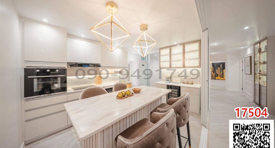 For rent 3 bedrooms condo in Yan Nawa, Bangkok