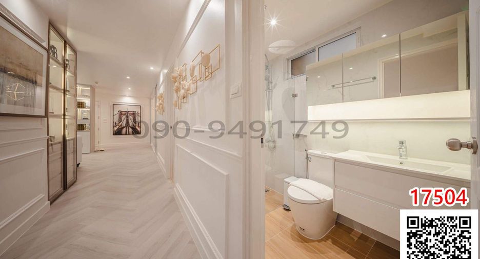 For rent 3 bedrooms condo in Yan Nawa, Bangkok