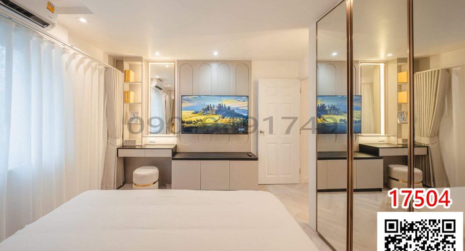 For rent 3 bedrooms condo in Yan Nawa, Bangkok