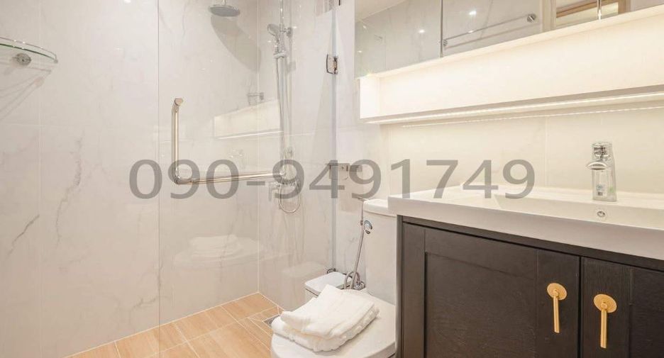 For rent 3 bedrooms condo in Yan Nawa, Bangkok