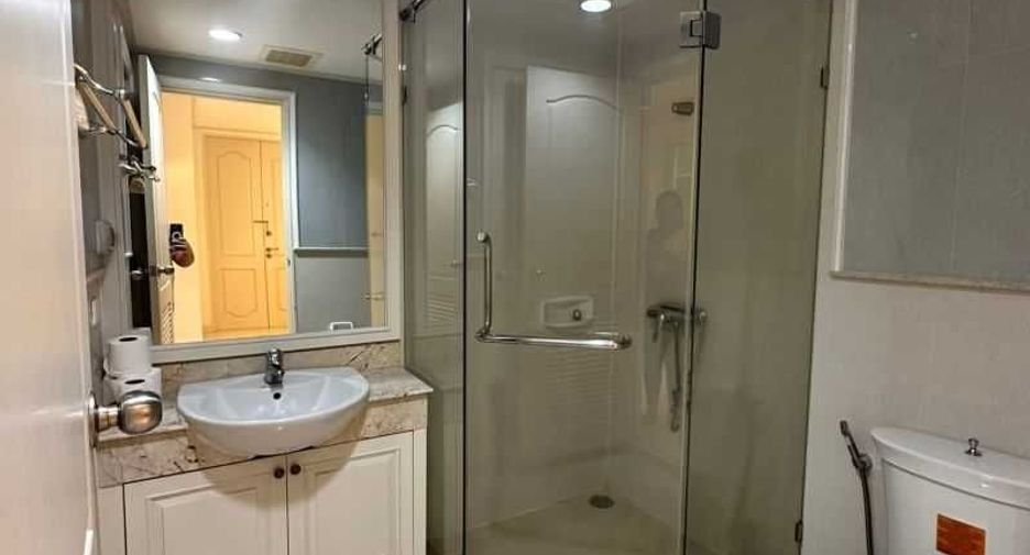 Wohnung zur Miete und zum Kauf mit 2 Zimmer in Khlong Toei, Bangkok