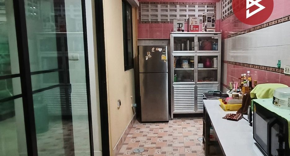 Reihenhaus zum Kauf mit 3 Zimmer in Bang Khae, Bangkok