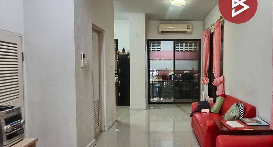 Reihenhaus zum Kauf mit 3 Zimmer in Bang Khae, Bangkok