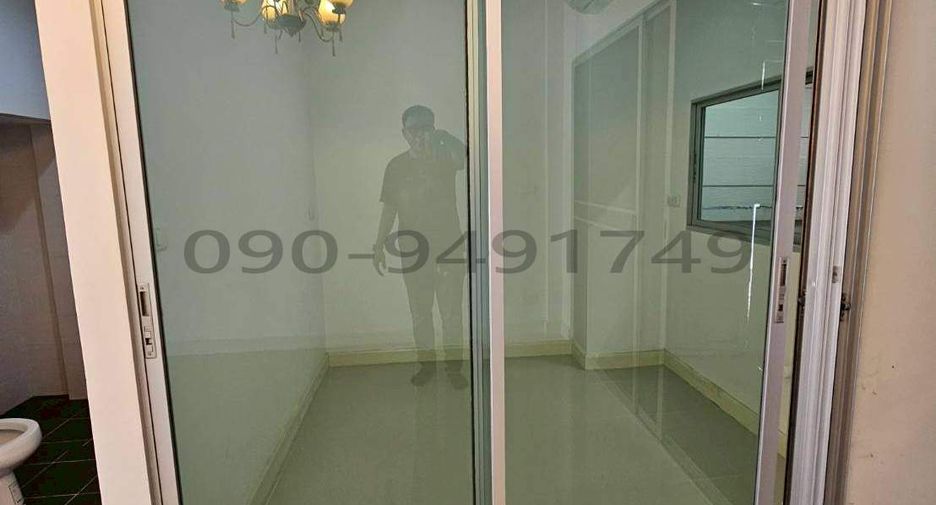 For sale 3 bedrooms house in Saphan Sung, Bangkok