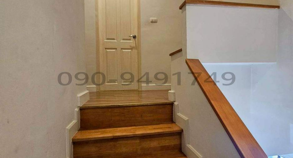 For sale 3 bedrooms house in Saphan Sung, Bangkok