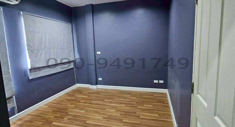 For sale 3 bedrooms house in Saphan Sung, Bangkok